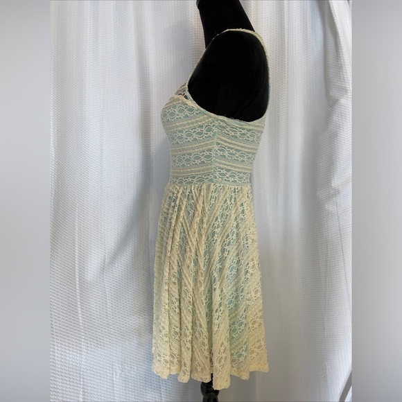 American Rag Sleeveless Lace Dress With Blue Green Lining Size Small NWT - Picture 4 of 7